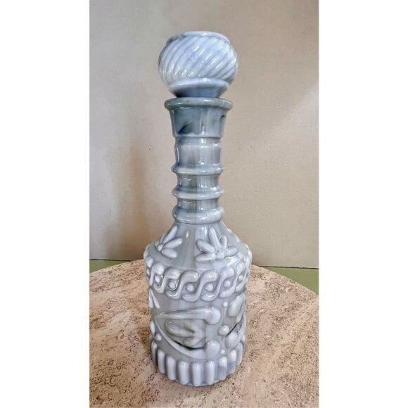 Vintage Fenton Blue Opalescent Hobnail Decanter with Stopper Vase Decor - Picture 4 of 13